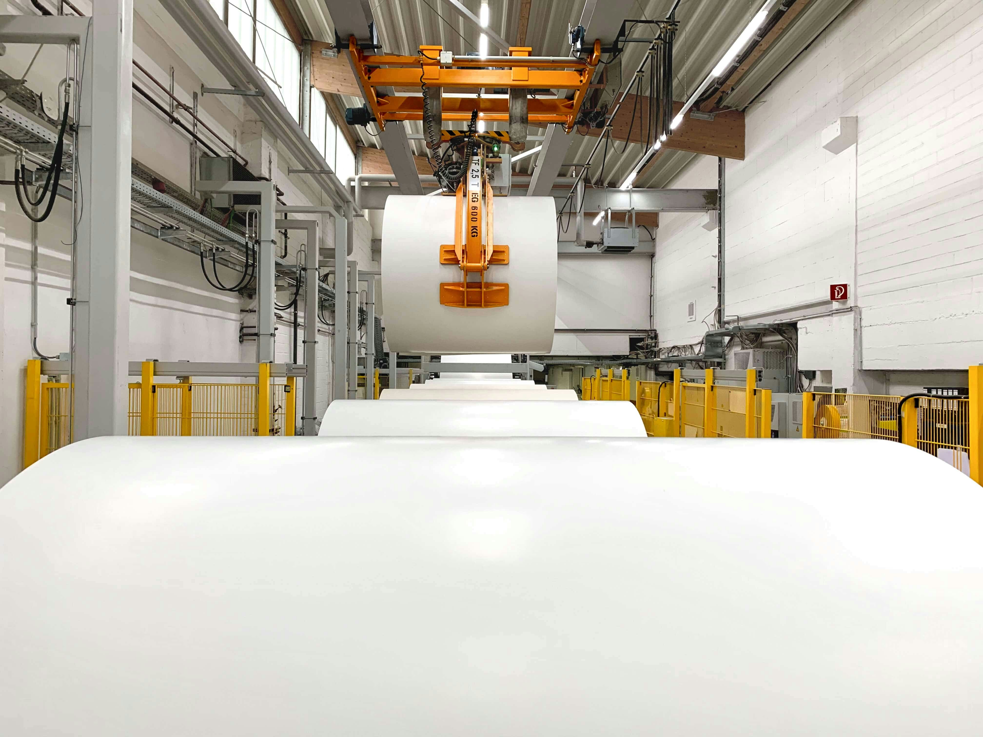 Reel-to-sheet lamination service Reel-to-sheet lamination service